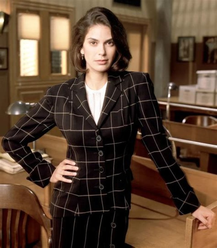 Teri Hatcher as Lois Lane: A Comprehensive Dive into Her Iconic Role